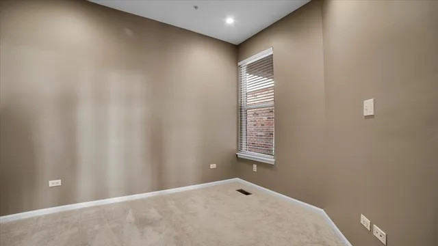 $419,900 | 1706 Buckingham Drive, Des Plaines, IL 60018