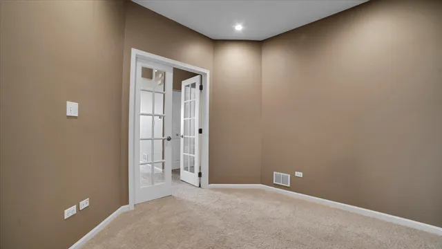 $419,900 | 1706 Buckingham Drive, Des Plaines, IL 60018