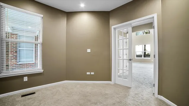 $419,900 | 1706 Buckingham Drive, Des Plaines, IL 60018