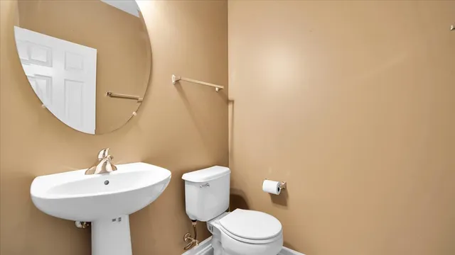 $419,900 | 1706 Buckingham Drive, Des Plaines, IL 60018