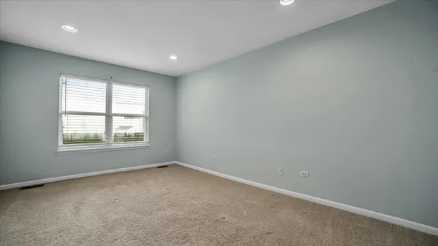 $419,900 | 1706 Buckingham Drive, Des Plaines, IL 60018