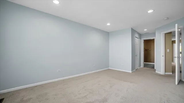 $419,900 | 1706 Buckingham Drive, Des Plaines, IL 60018