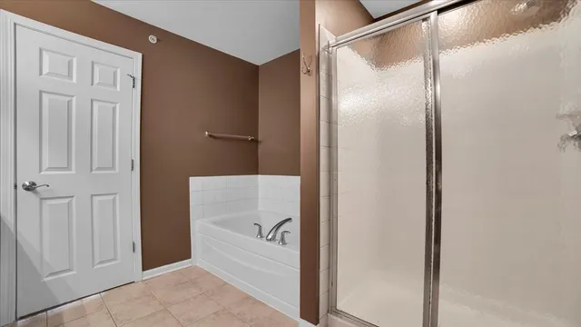 $419,900 | 1706 Buckingham Drive, Des Plaines, IL 60018