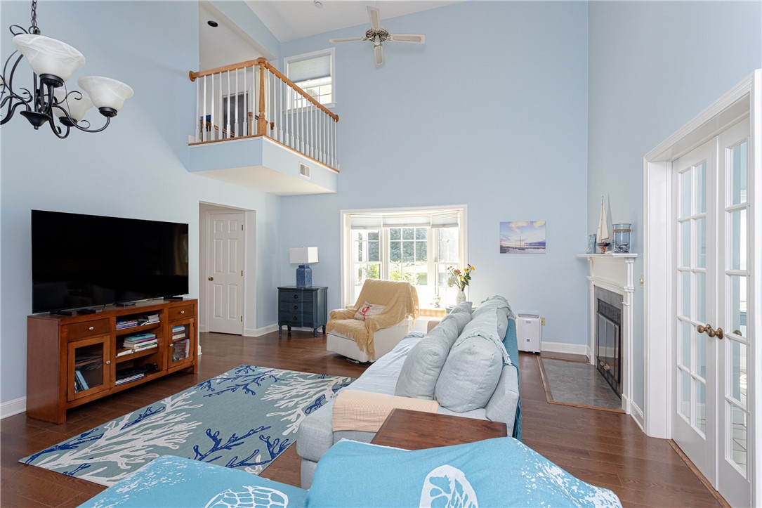 327 Corey Lane Middletown, RI 02842 - Photo 11 of 30