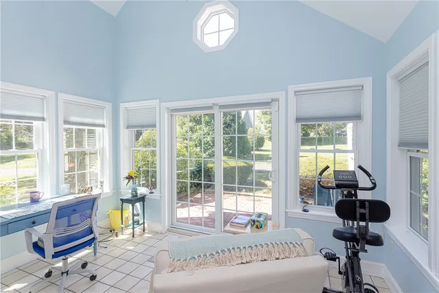 $3,600 | 327 Corey Lane, Middletown, RI 02842