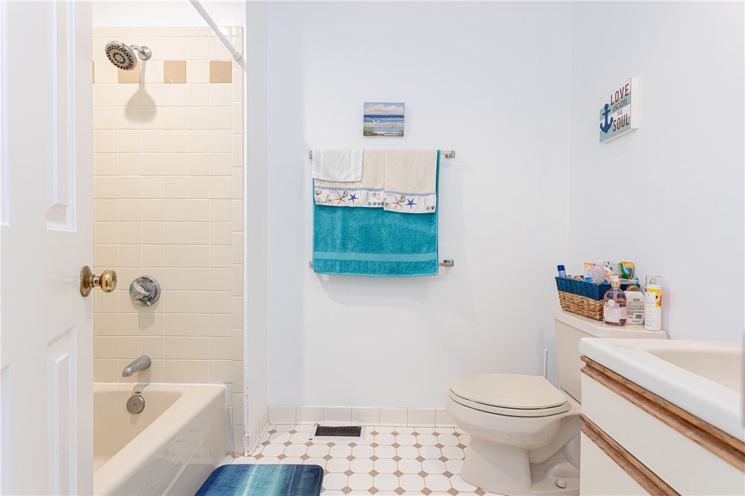 327 Corey Lane Middletown, RI 02842 - Photo 22 of 30