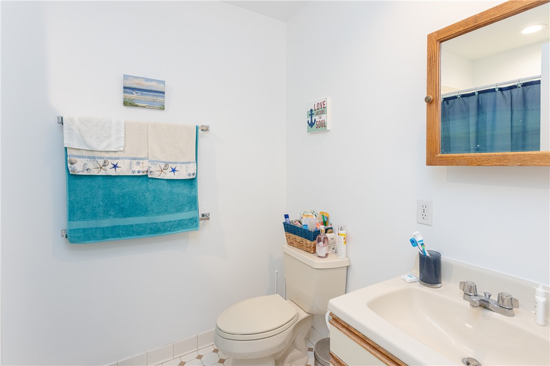 327 Corey Lane Middletown, RI 02842 - Photo 23 of 30