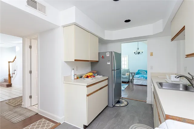 $3,600 | 327 Corey Lane, Middletown, RI 02842