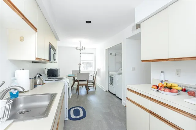 $3,600 | 327 Corey Lane, Middletown, RI 02842