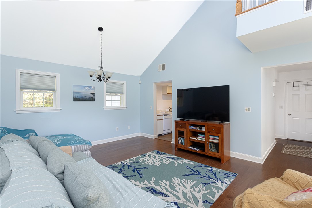 327 Corey Lane Middletown, RI 02842 - Photo 9 of 30