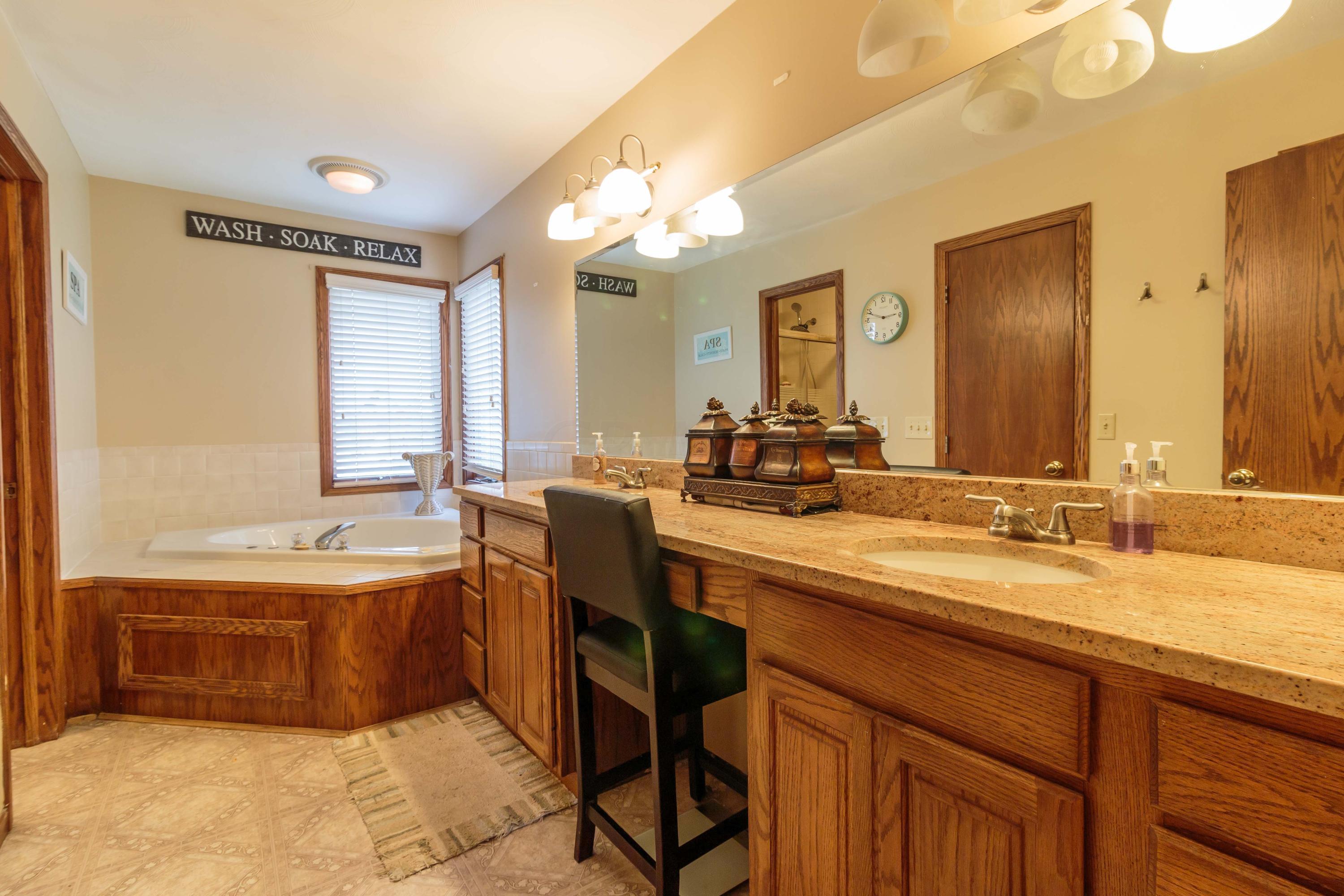 7285 Young Road Orient, OH 43146 - Photo 20 of 48 Gallery Image 20
