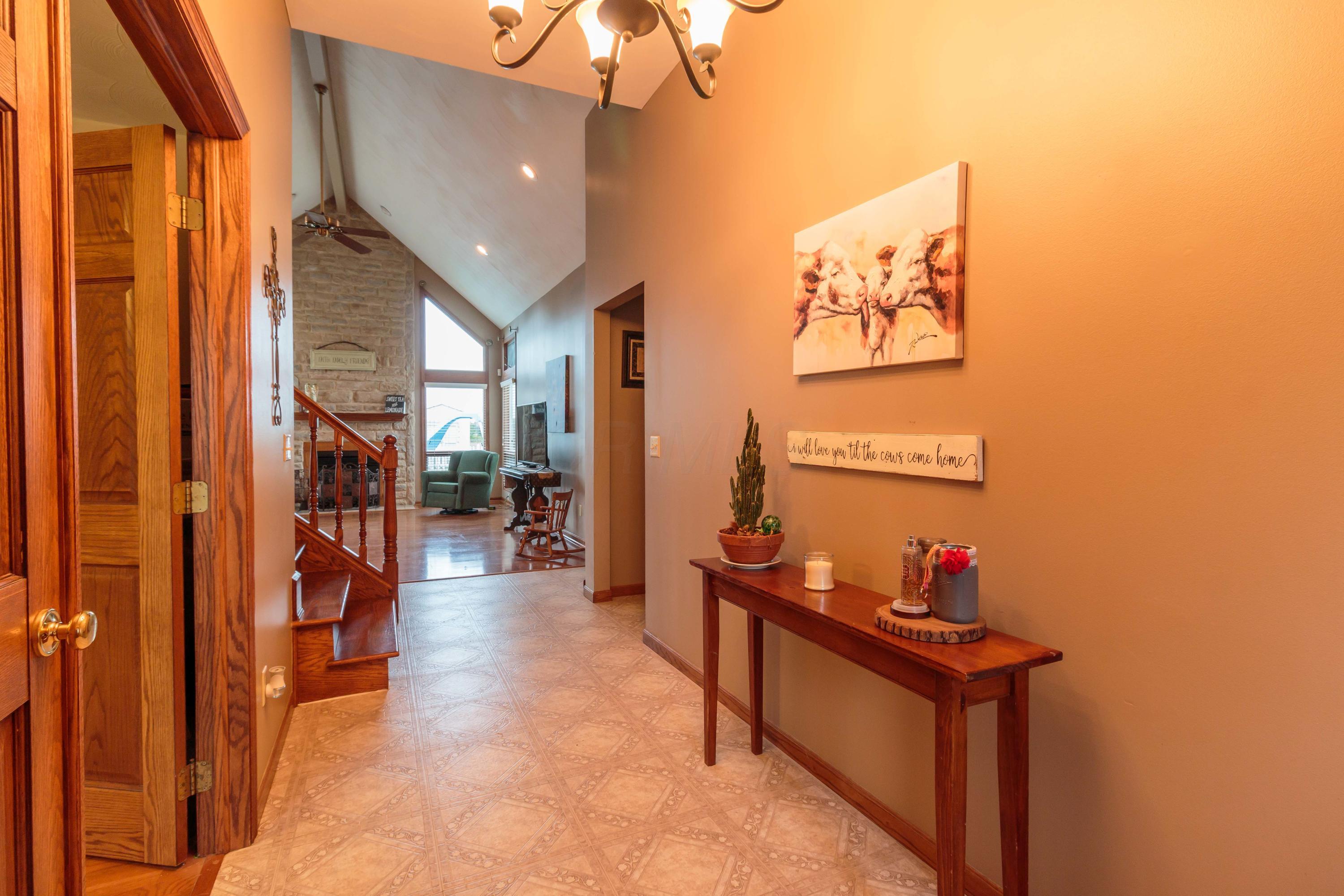 7285 Young Road Orient, OH 43146 - Photo 5 of 48 Gallery Image 5