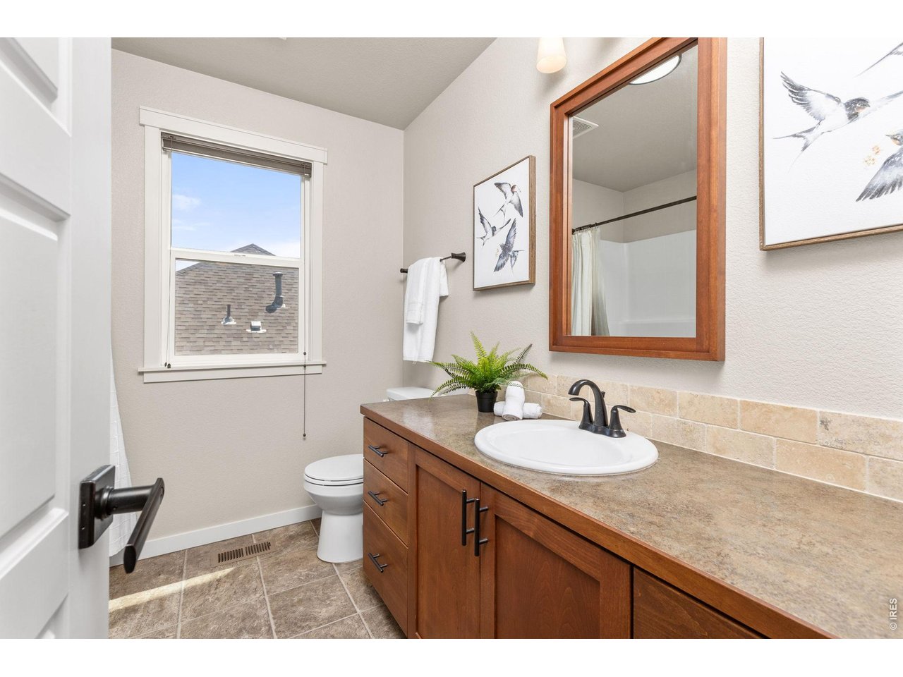 2905 68th Avenue Greeley, CO 80634 - Photo 23 of 40 Upstairs full bathroom