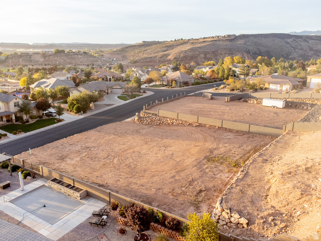 927 Seminole Way Washington, UT 84780 - Photo 2 of 20