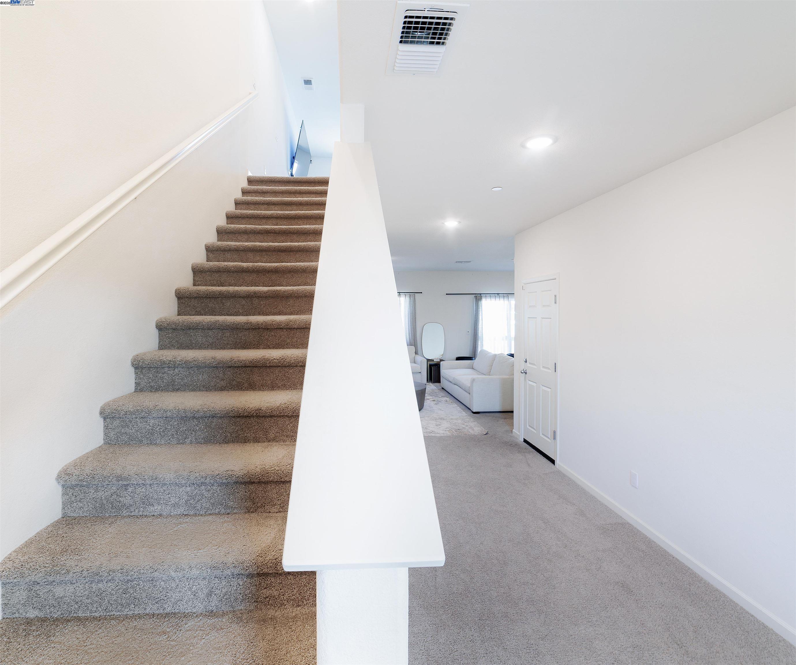 Van Buskirk Stockton, CA 95206 - Photo 6 of 14 a view of entryway and hall