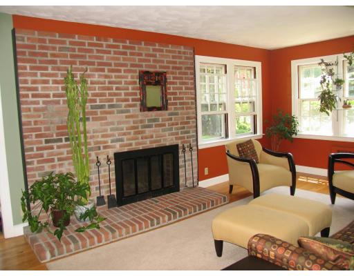 34 Edgewood Road Shrewsbury, MA 01545 - Photo 3 of 28 Gallery Image 3