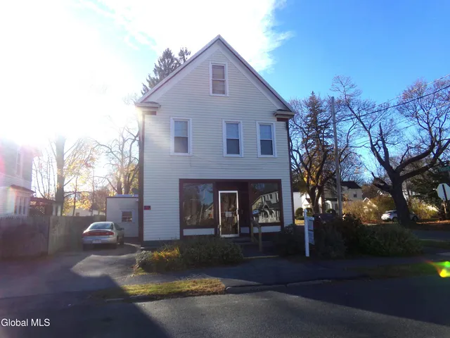 $149,900 | 226 East Fulton Street, Gloversville, NY 12078