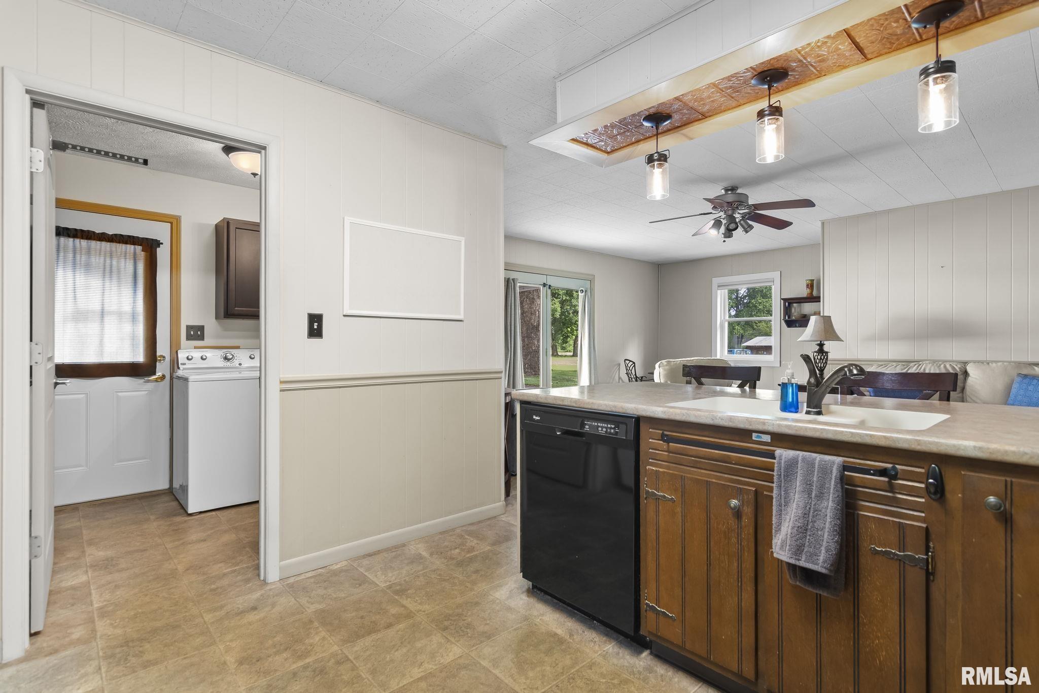 7096 Bahr Road Sherman, IL 62684 - Photo 14 of 38 Gallery Image 14