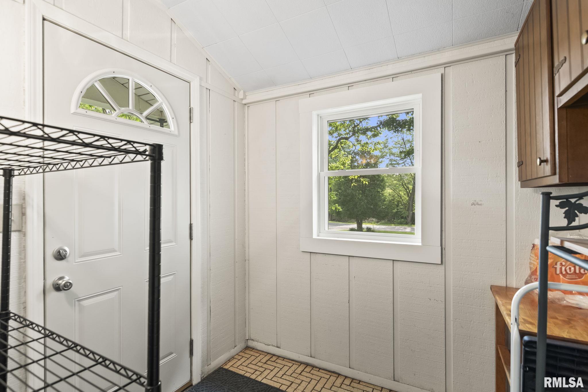7096 Bahr Road Sherman, IL 62684 - Photo 16 of 38 Gallery Image 16