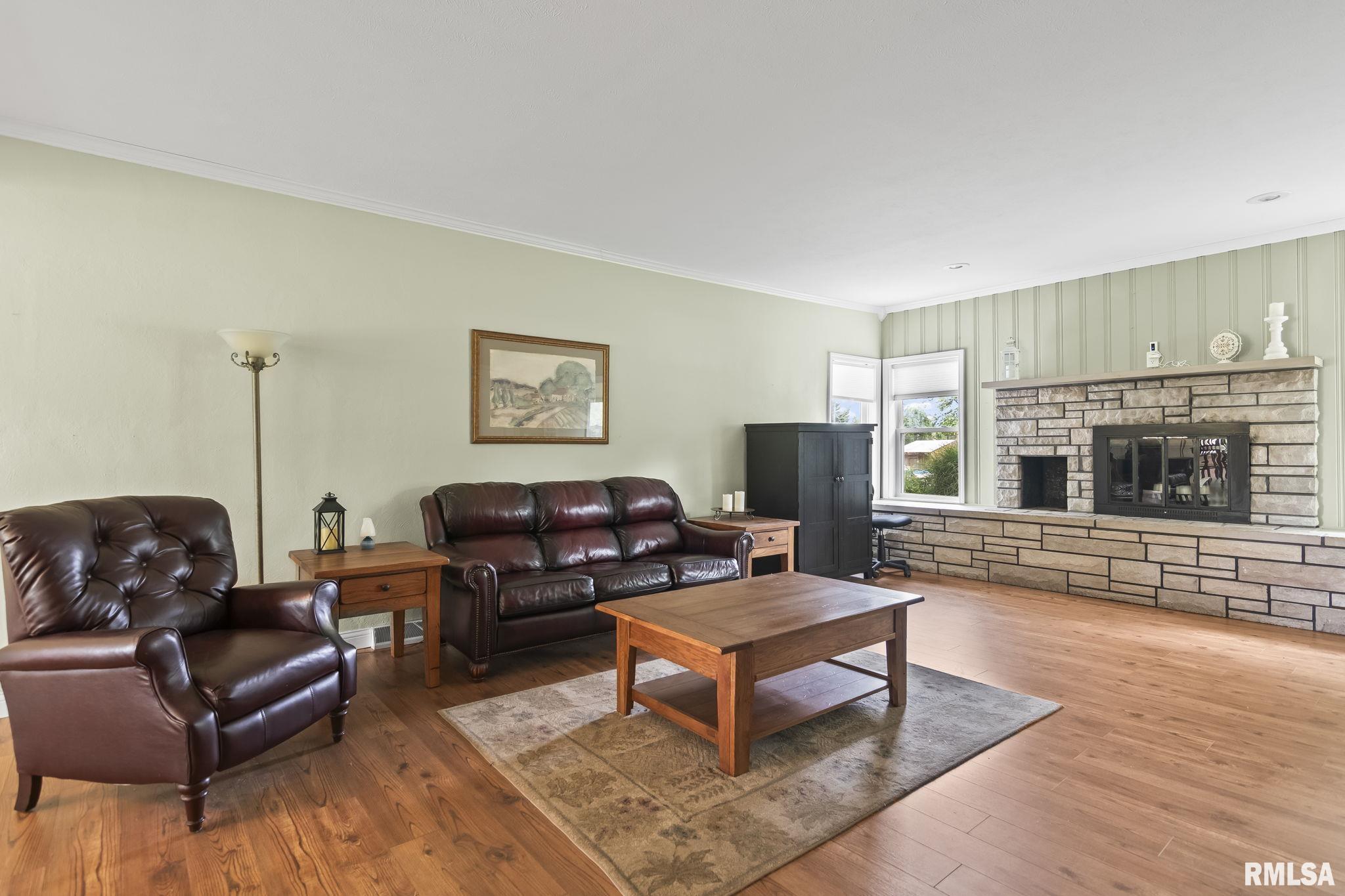 7096 Bahr Road Sherman, IL 62684 - Photo 3 of 38 Gallery Image 3
