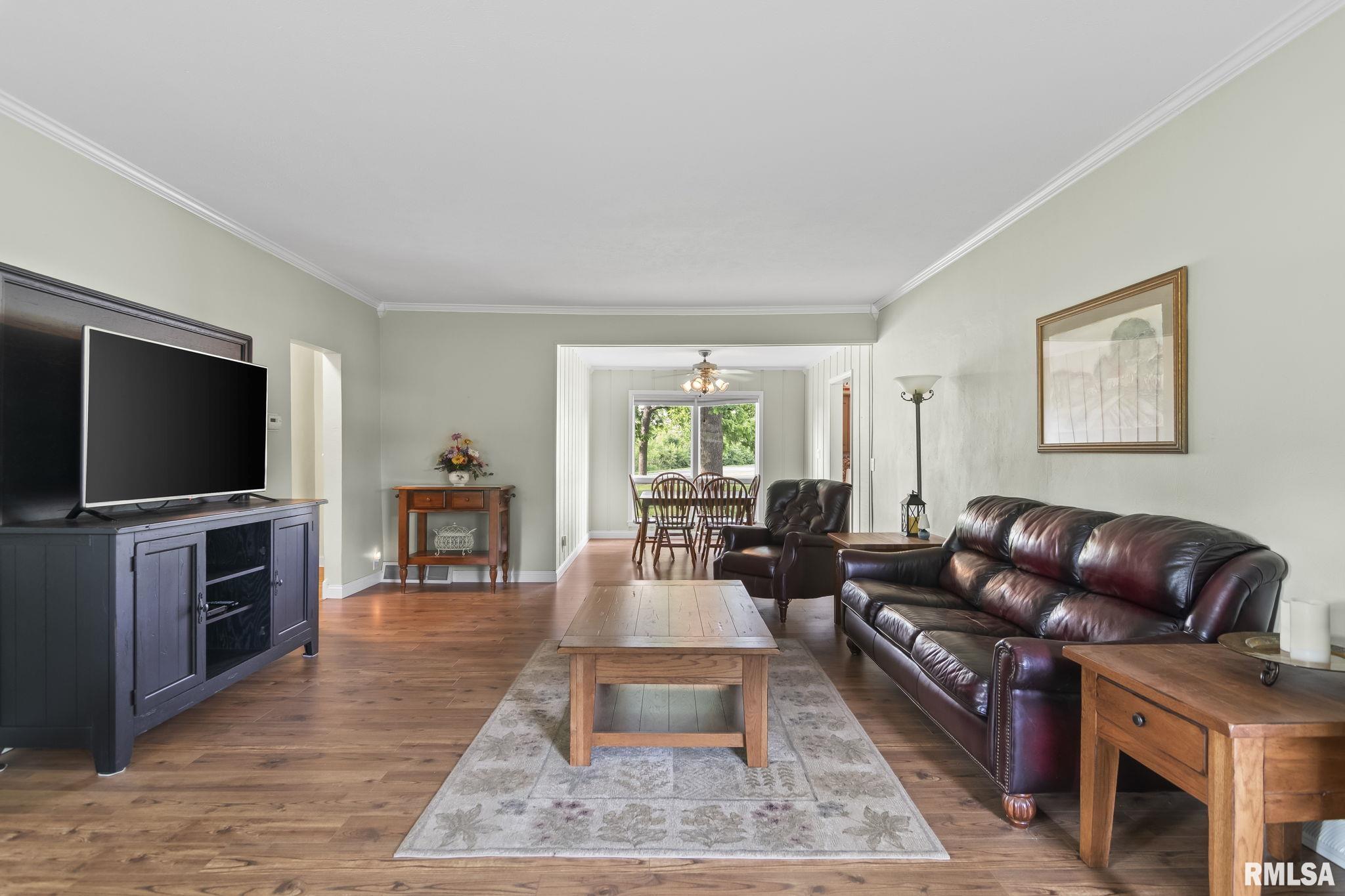 7096 Bahr Road Sherman, IL 62684 - Photo 5 of 38 Gallery Image 5
