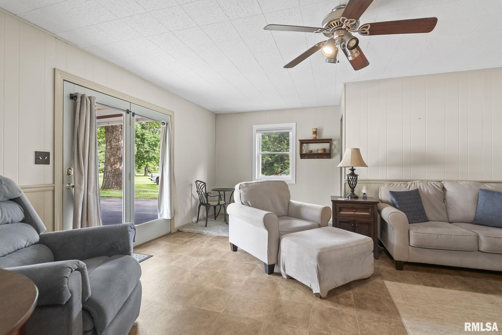7096 Bahr Road Sherman, IL 62684 - Photo 8 of 38 Gallery Image 8