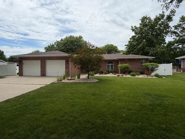 $398,000 | 1804 Bruce Street, Morris, IL 60450