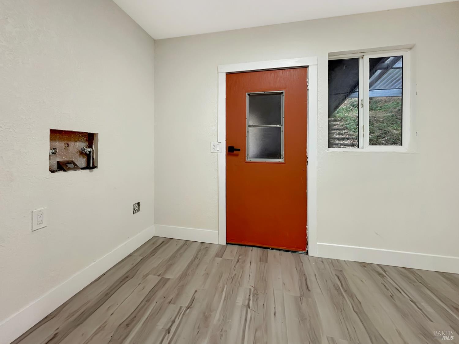 11690 Loch Lomond Road Middletown, CA 95461 - Photo 11 of 17 Gallery Image 11