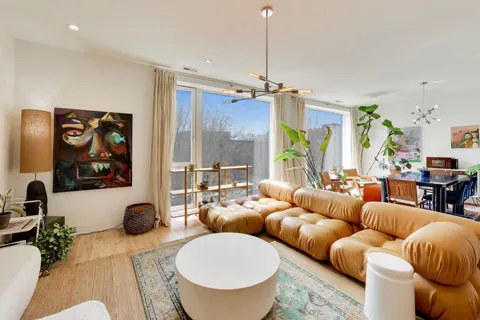 $539,000 | 826 West Cullerton Street, Unit 2E, Chicago, IL 60608