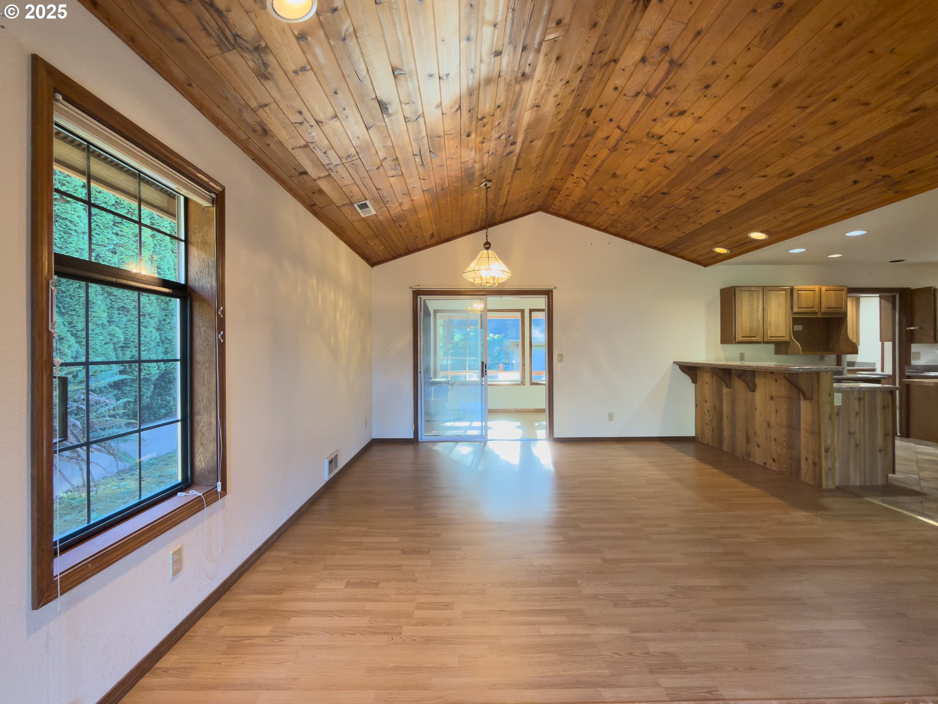 1108 6th Street Southeast Bandon, OR 97411 - Photo 14 of 48