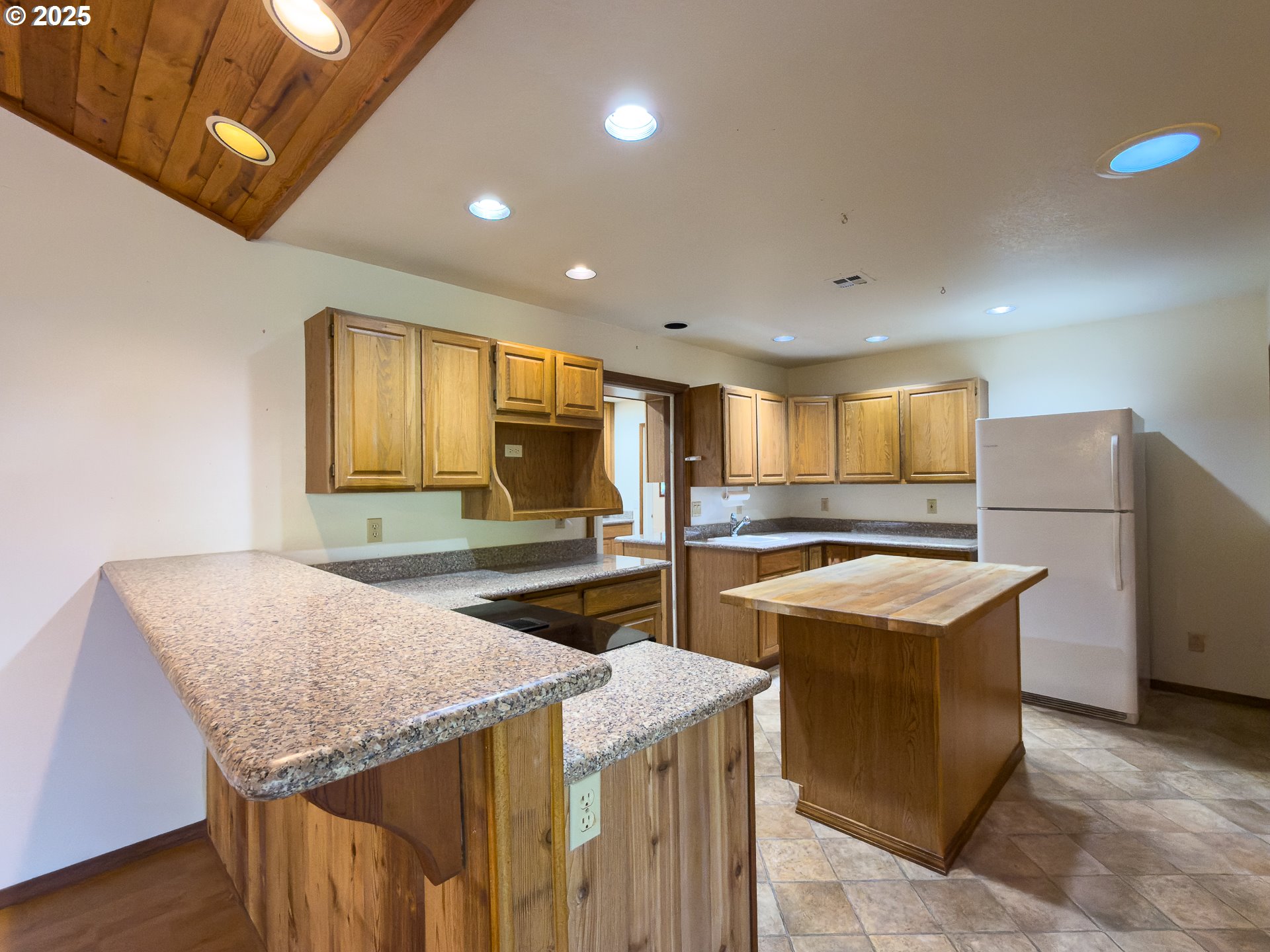 1108 6th Street Southeast Bandon, OR 97411 - Photo 17 of 48