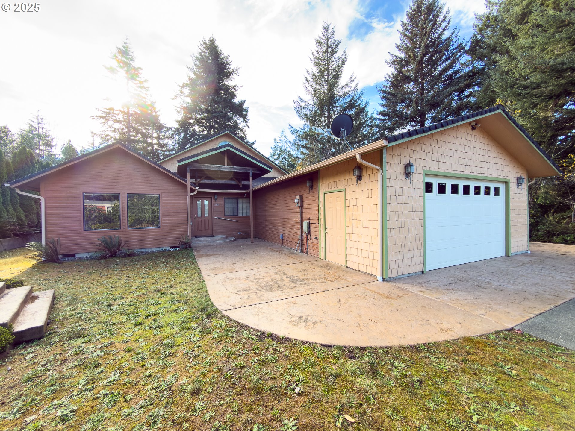 1108 6th Street Southeast Bandon, OR 97411 - Photo 6 of 48