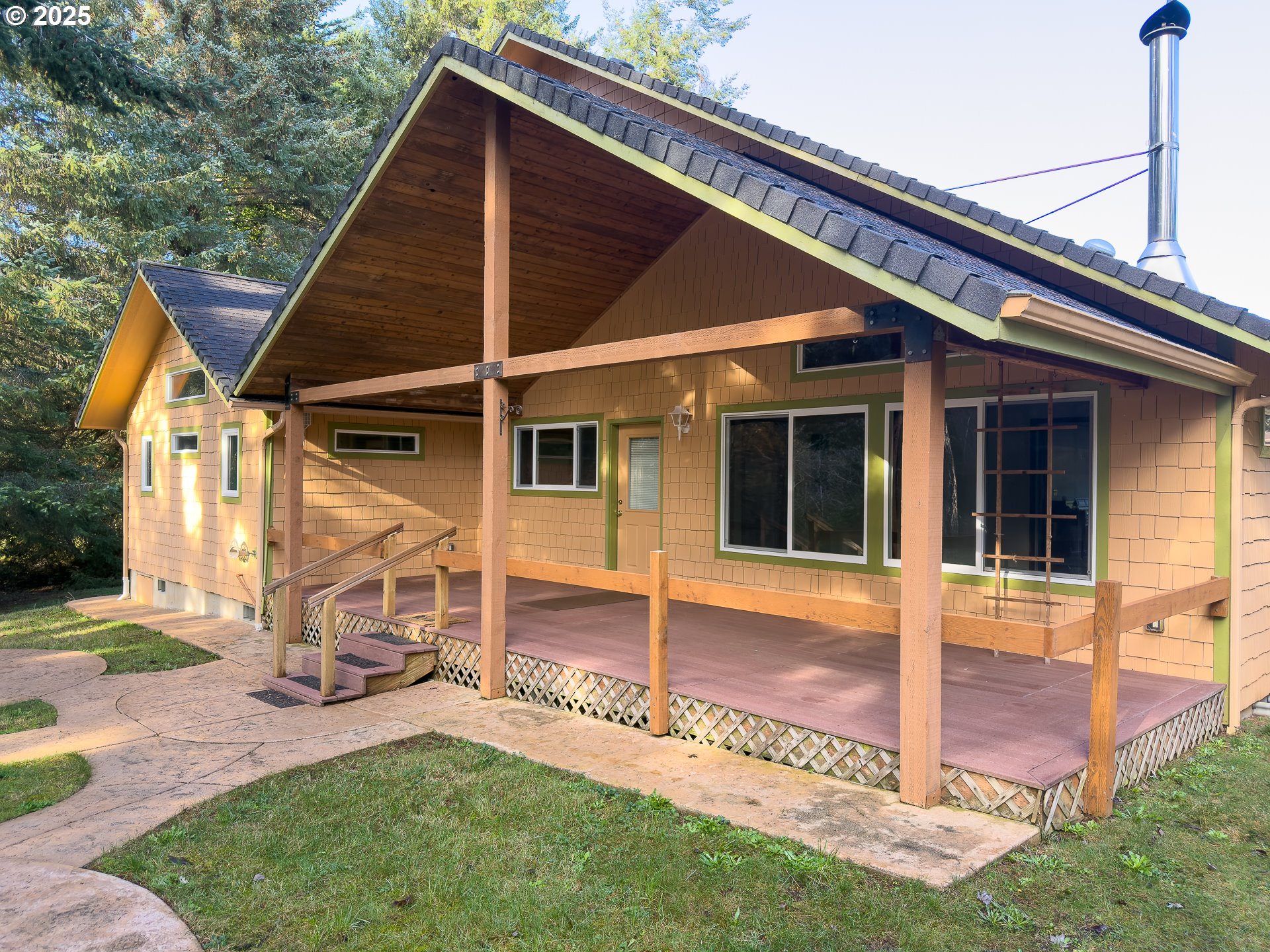 1108 6th Street Southeast Bandon, OR 97411 - Photo 9 of 48