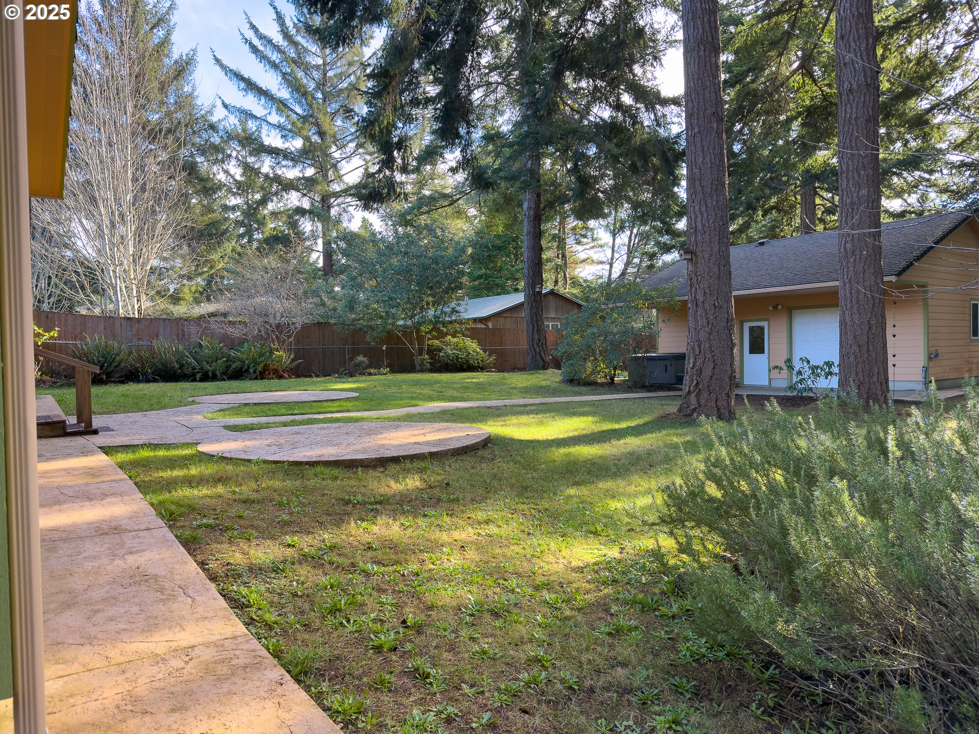 1108 6th Street Southeast Bandon, OR 97411 - Photo 10 of 48