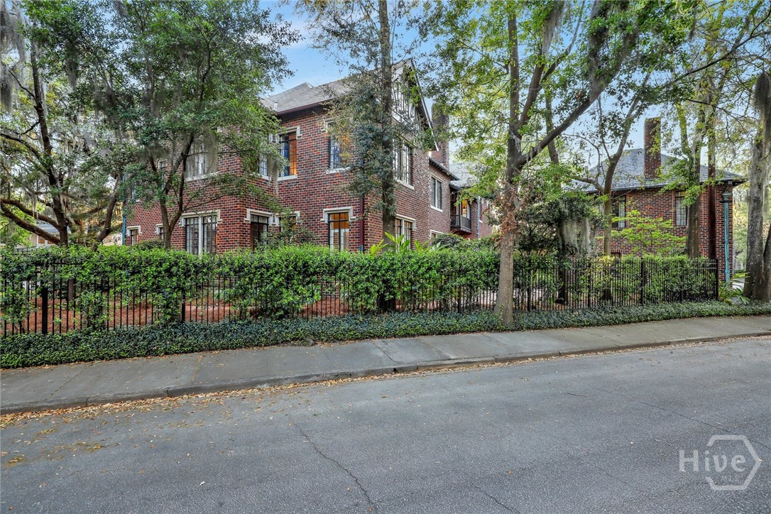 302 East 46th Street Savannah, GA 31405 - Photo 5 of 64