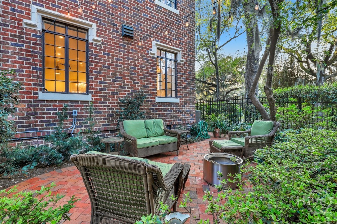 302 East 46th Street Savannah, GA 31405 - Photo 8 of 64