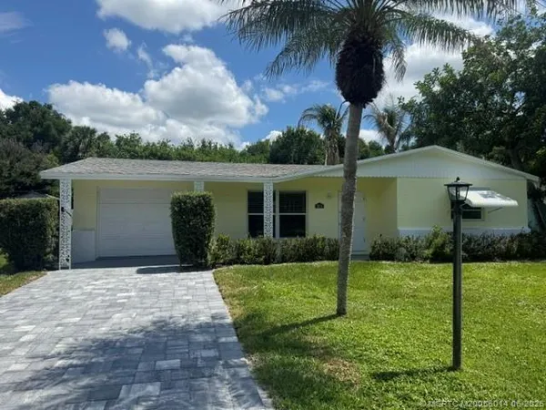 $2,400 | 1909 Northwest Sunset Boulevard, Jensen Beach, FL 34957