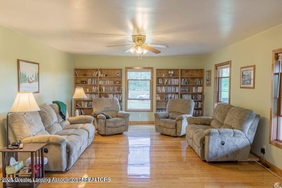 3445 South County Line Road Ashley, MI 48806 - Photo 6 of 69 20240220142647578055000000-o