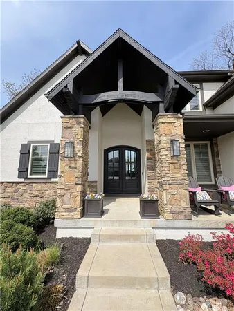 $1,150,000 | 16218 Canterbury Road, Overland Park, KS 66085