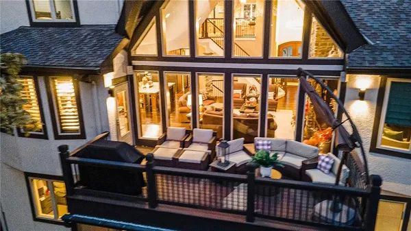 $1,150,000 | 16218 Canterbury Road, Overland Park, KS 66085