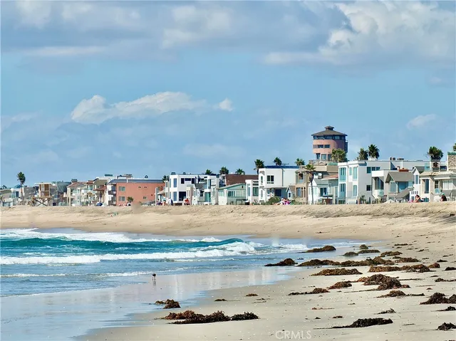 $2,900 | 16765 1/2 South Pacific Avenue, Huntington Beach, CA 90742