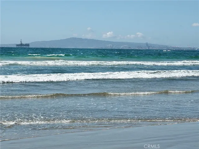 $3,100 | 16765 1/2 South Pacific Avenue, Huntington Beach, CA 90742