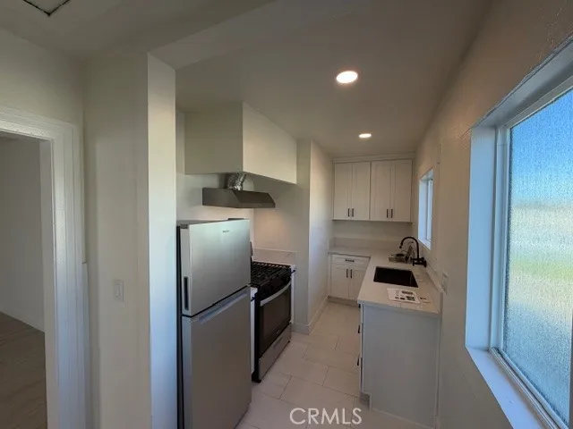 $3,100 | 16765 1/2 South Pacific Avenue, Huntington Beach, CA 90742