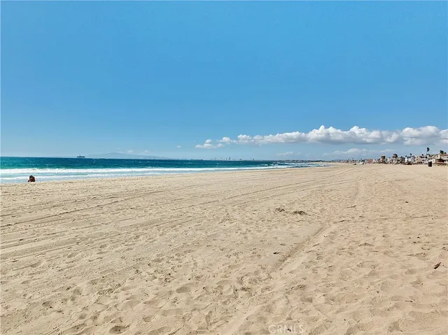 $2,900 | 16765 1/2 South Pacific Avenue, Huntington Beach, CA 90742