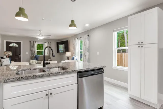 $279,900 | 112 Waycross Avenue, Pensacola, FL 32507