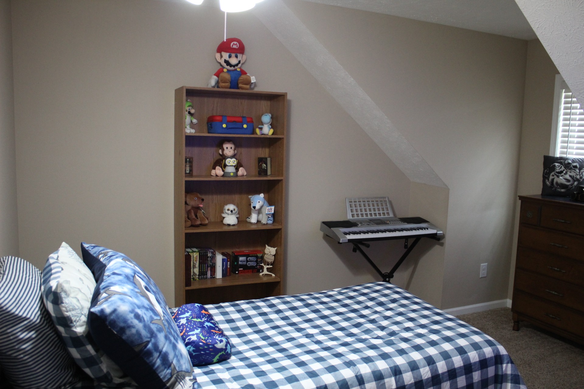 100 Houston Bell Road Manchester, TN 37355 - Photo 34 of 52 a bedroom with a bed and a window