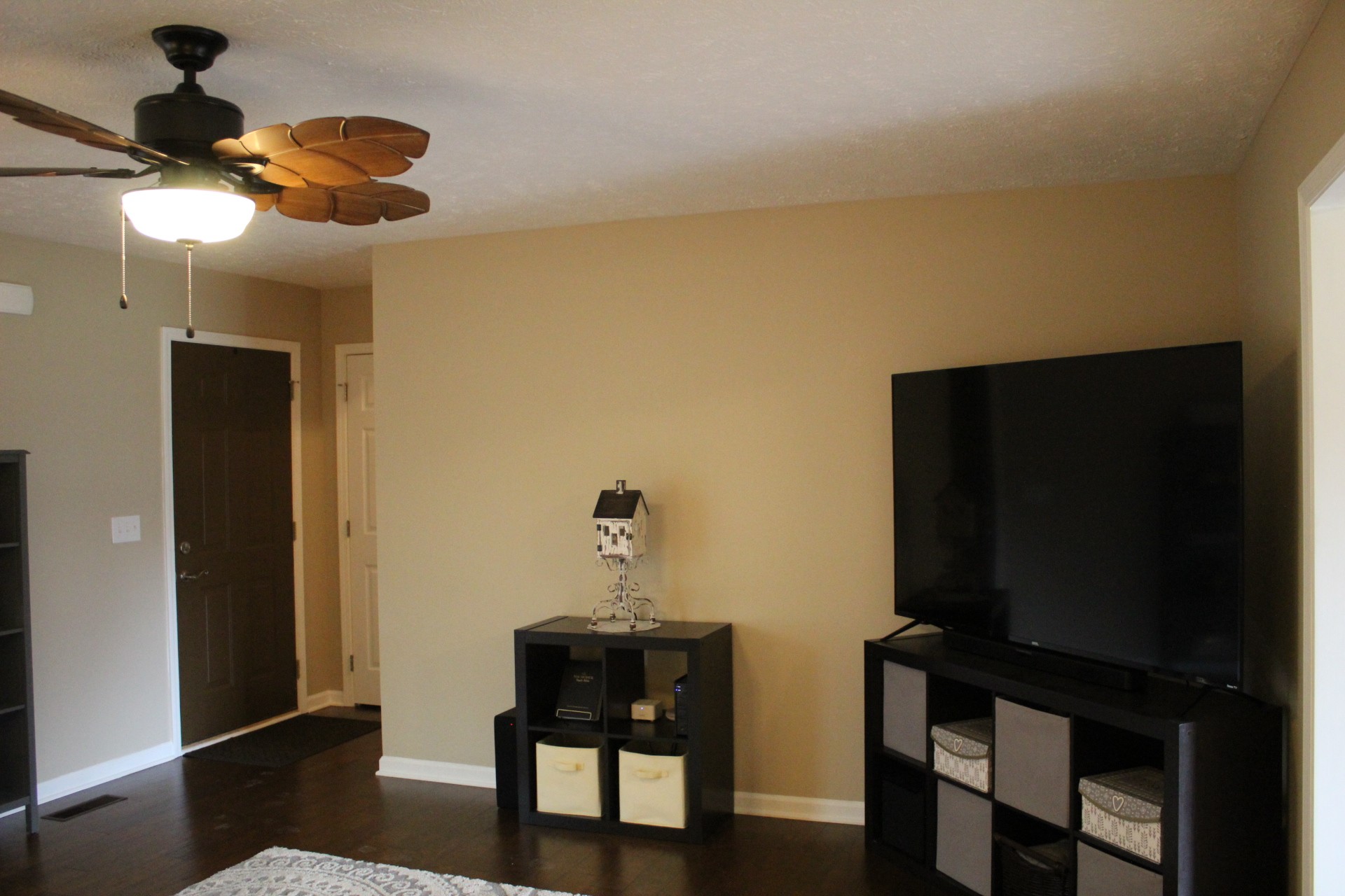 100 Houston Bell Road Manchester, TN 37355 - Photo 5 of 52 a view of a room with a table and chairs