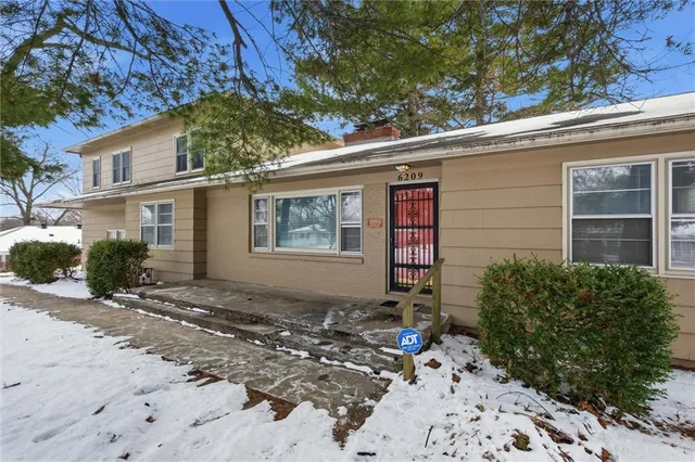 $325,000 | 6209 Northwest Tower Drive, Platte Woods, MO 64151