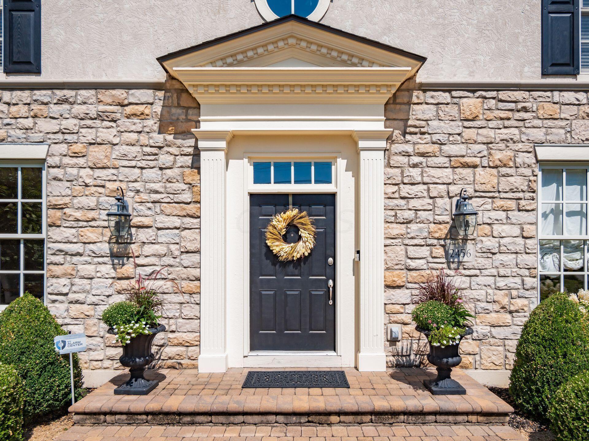 2456 Lane Road Columbus, OH 43220 - Photo 4 of 57 128_d5548a2_A 2456 Lane 148-2