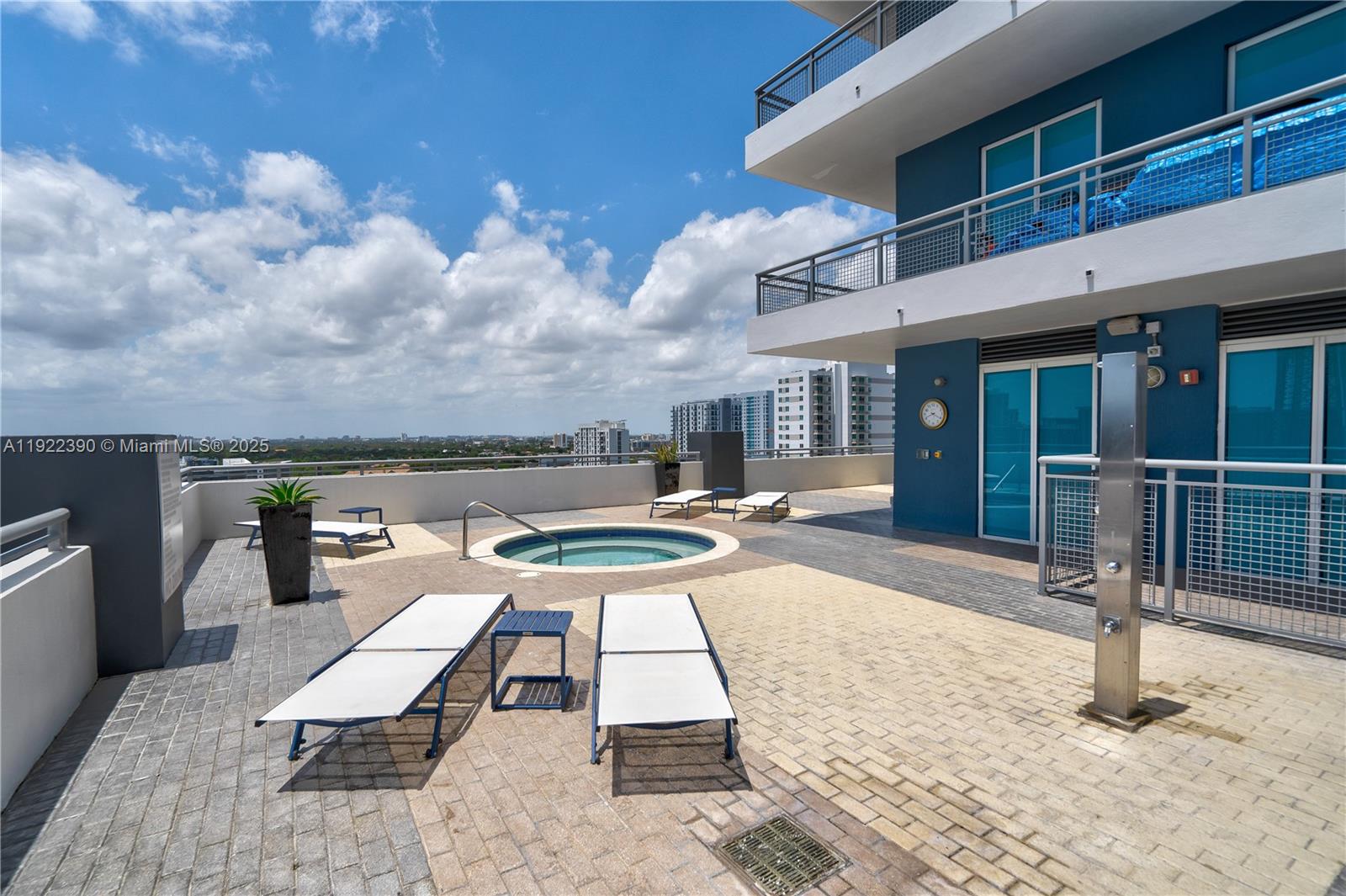 60 Southwest 13th Street, Unit 4616 Miami, FL 33130 - Photo 36 of 55 an outdoor space with seating